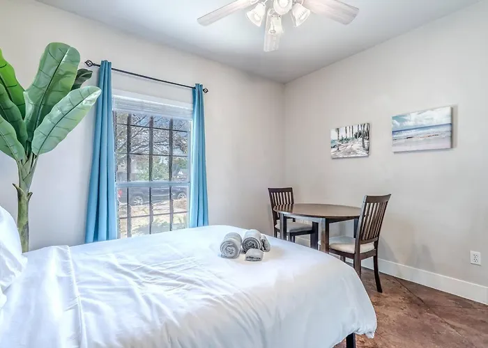 Spacious 3br Downstairs Near Tcu Worth *